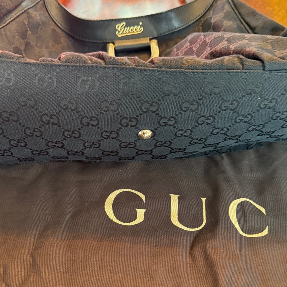 Gucci Black Monogram Shoulder Bag - Picture 10 of 12